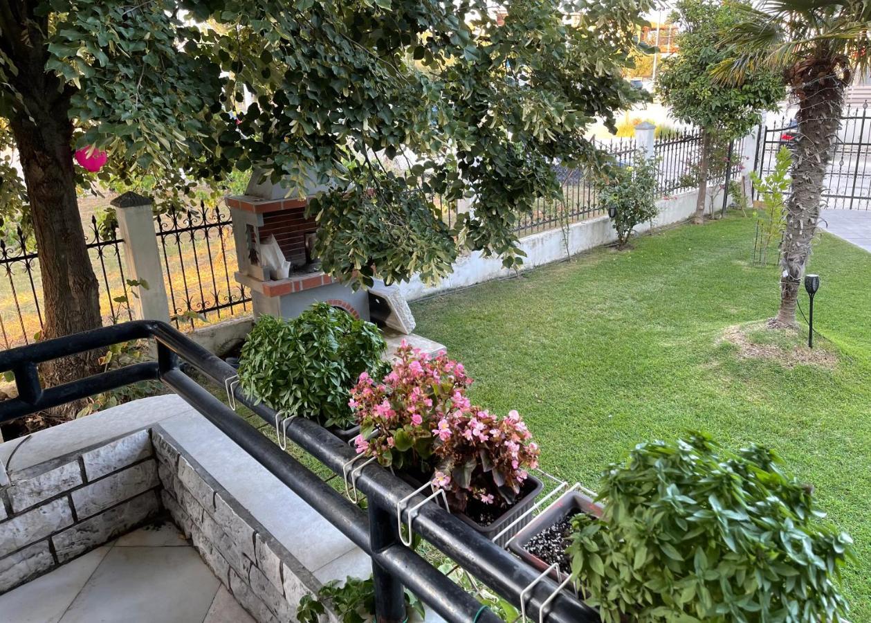 Nikiti Palataki Villa Bagian luar foto